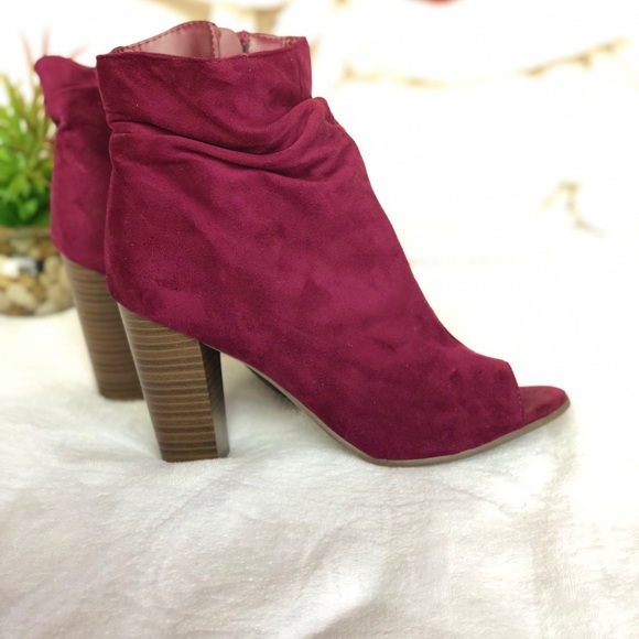 Breckelles Shoes - Plum open toe booty - size 8